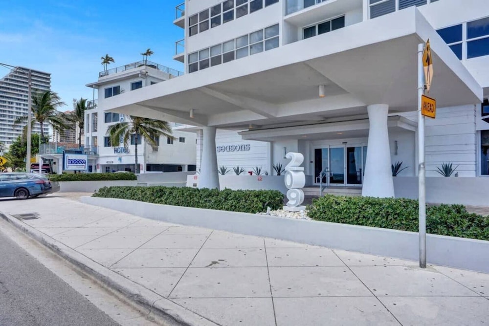 Boutique Luxury 2Br 2Ba Beach Intercostal View