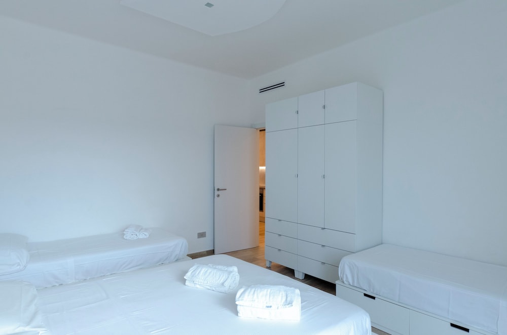 Spacious flat with Balcony