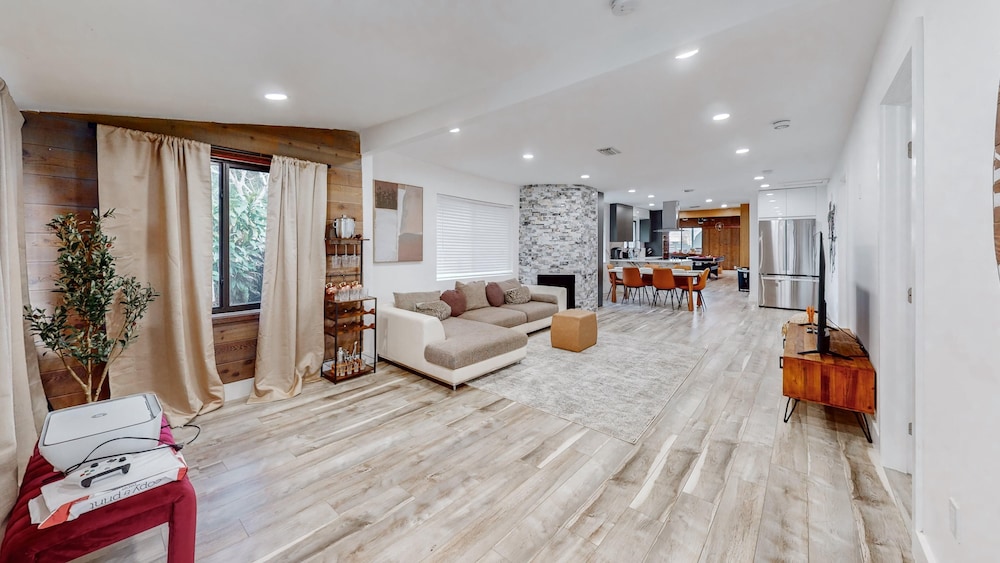 Casa Nirvana 4BR Home With Private Pool