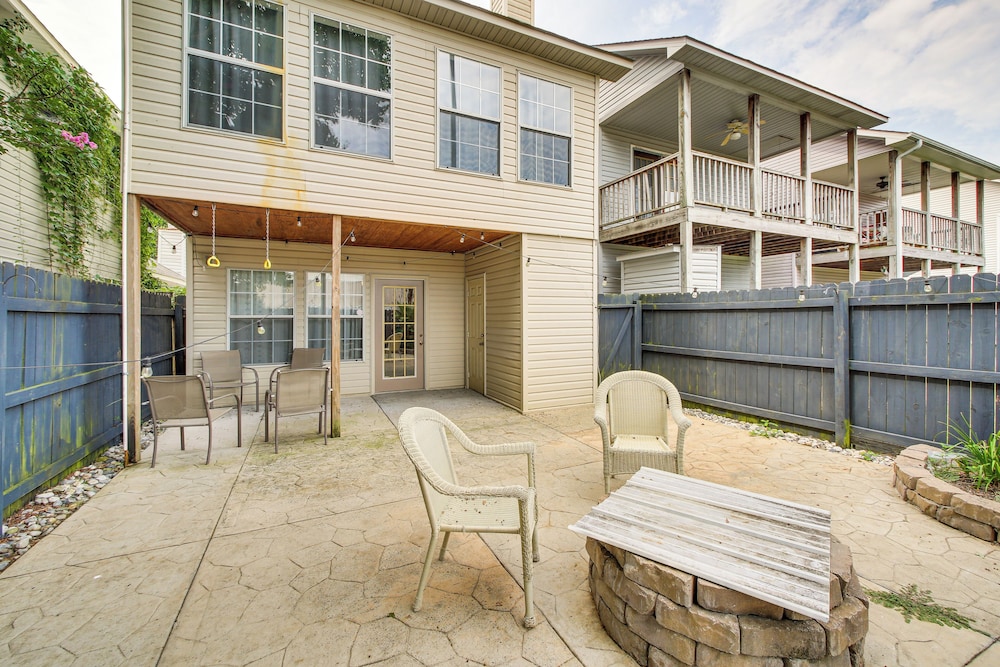 Townhome Near Lake Hamilton & Race Track!