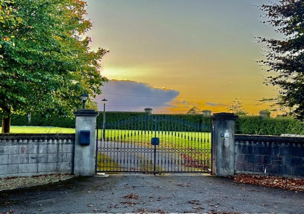 Summer Sale! Beakstown House Luxurious 5-bed Villa