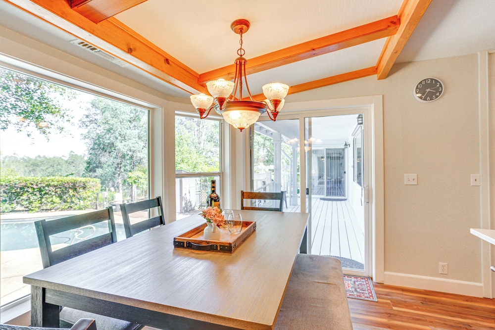 8-acre Retreat: Pool & Stunning Mt Lassen View!