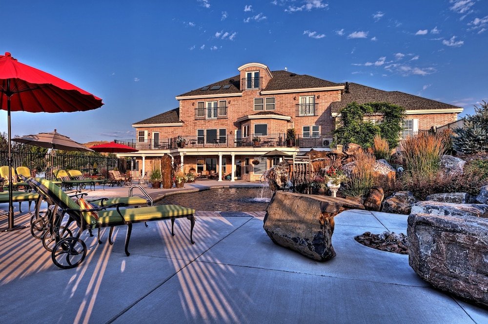 Walla Walla Vacations - Cameo Heights Mansion - Property Image 1