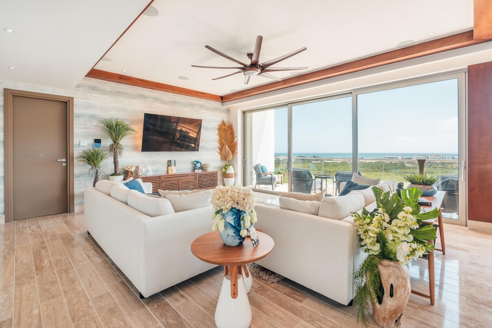Amazing Penthouse in Exclusive Tower in Capcana