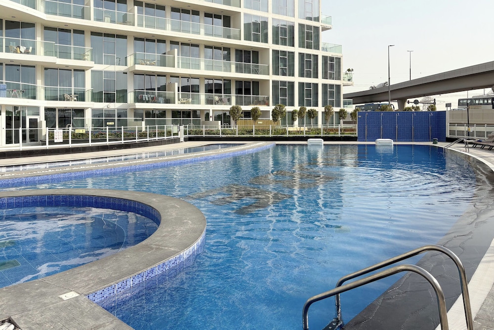 SIMPLY COMFORT Chic 3 Br Apartment with Private Pool