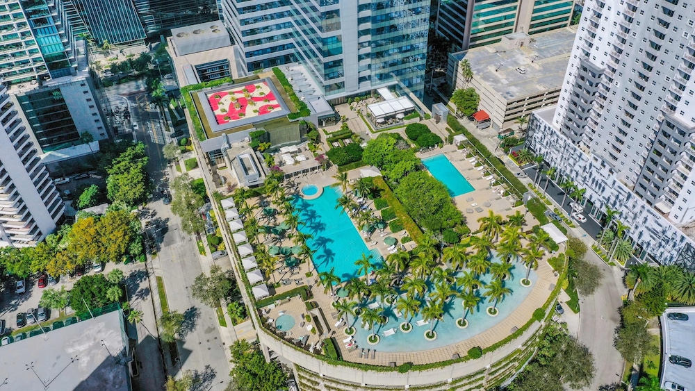 1435 Brickell Ave #3004