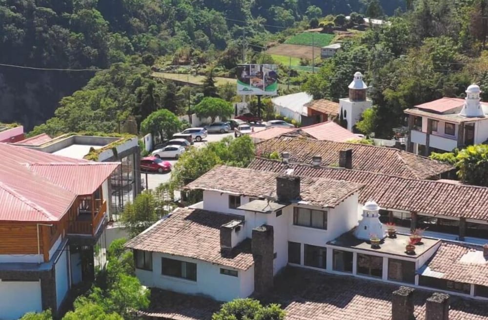 Hotel Las Cumbres Eco-Hotel Termalismo y Spa - Image 1