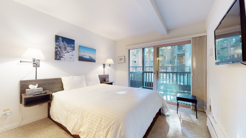 Chamonix Retreat - Nearby Outdoor Activities! view 5