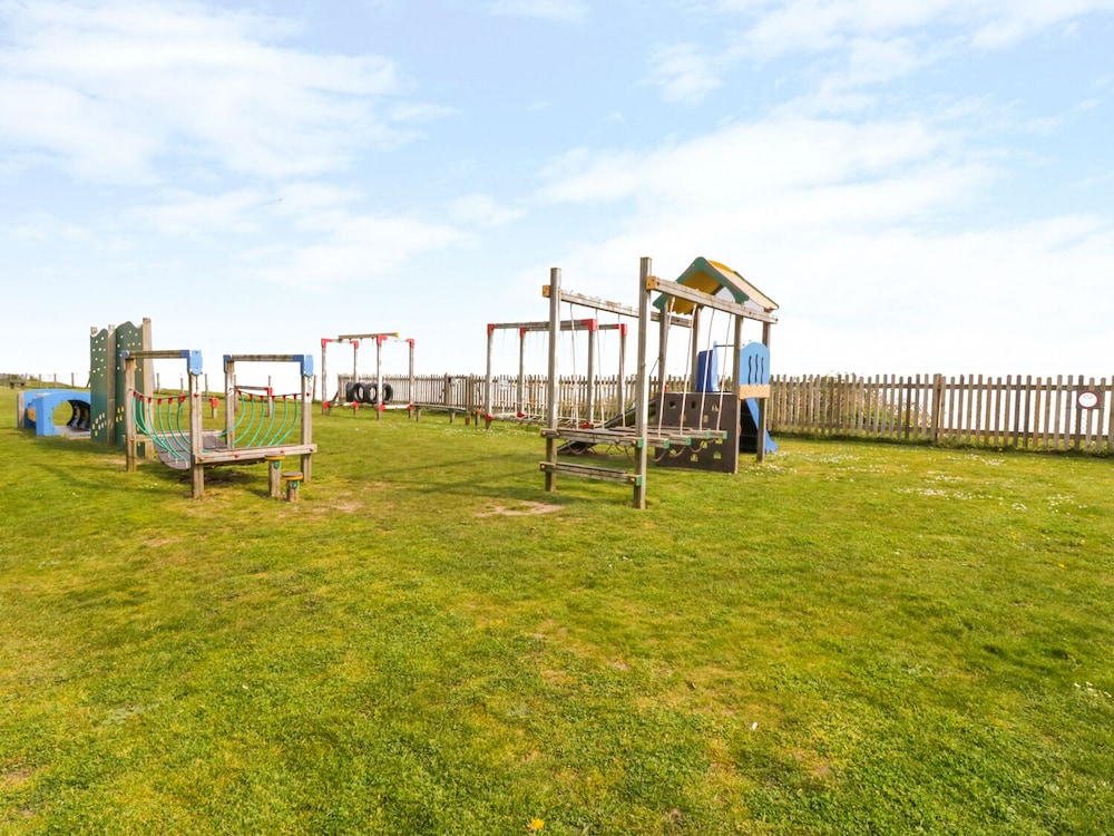 91 Waterside Park
