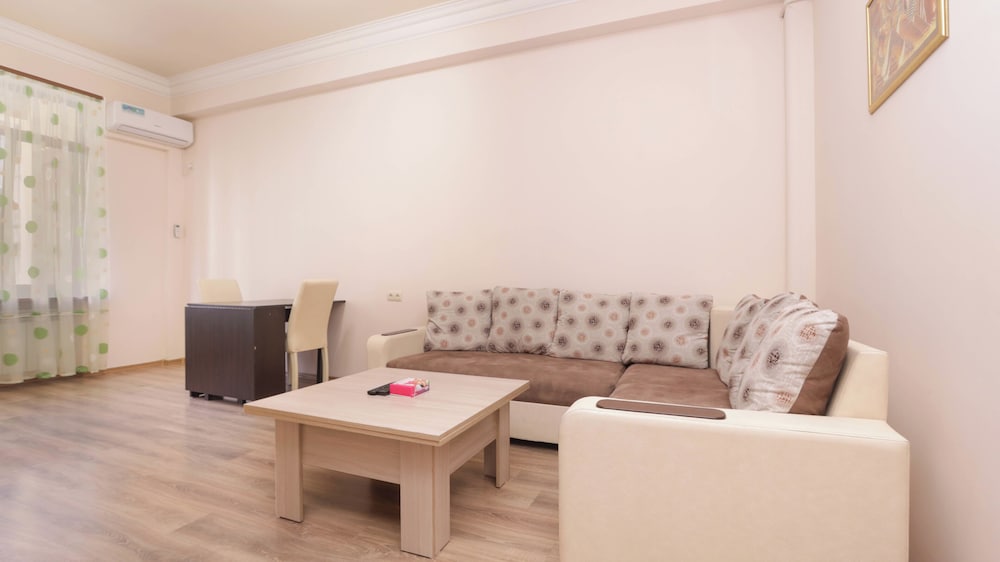 Stay Inn on Yekmalyan St