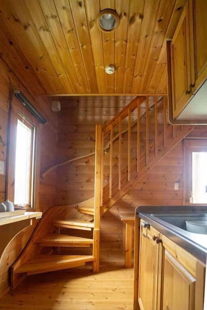 Powder Hut