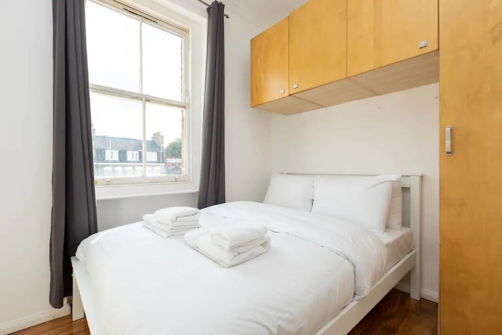 Centrally Located 1 Bedroom Apartment Near Paddington