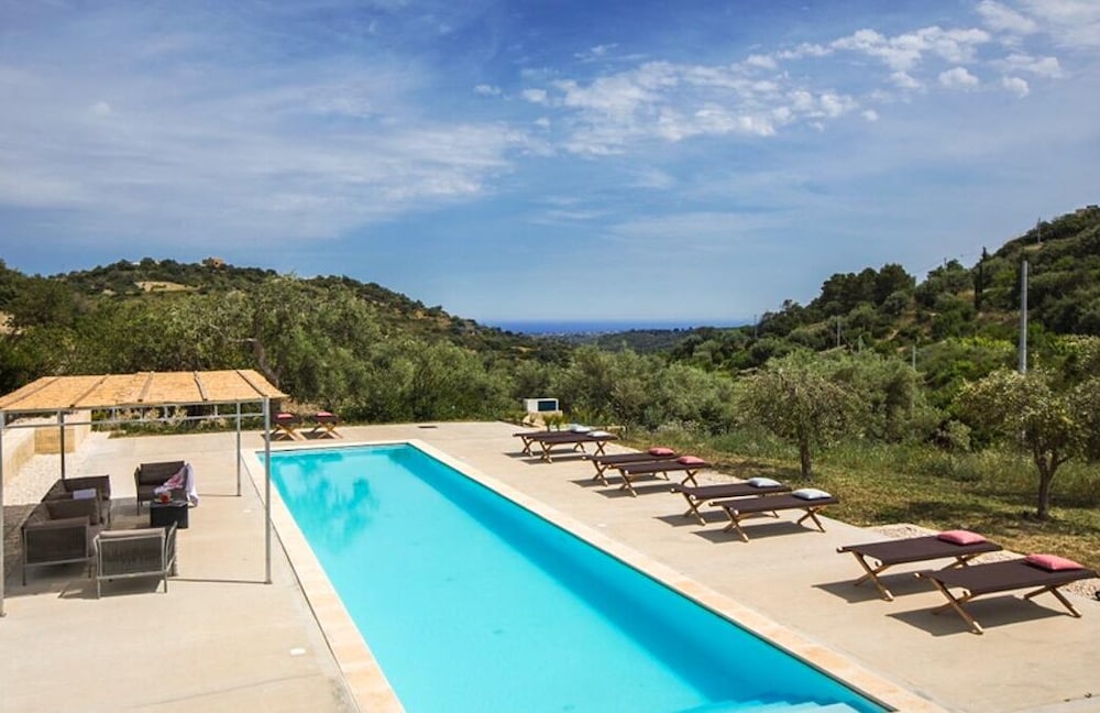 Amazing Property of 2 Villas on a Land sea View