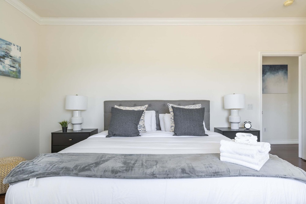 Chic Cozy Home - Perfect Southern California Getaway