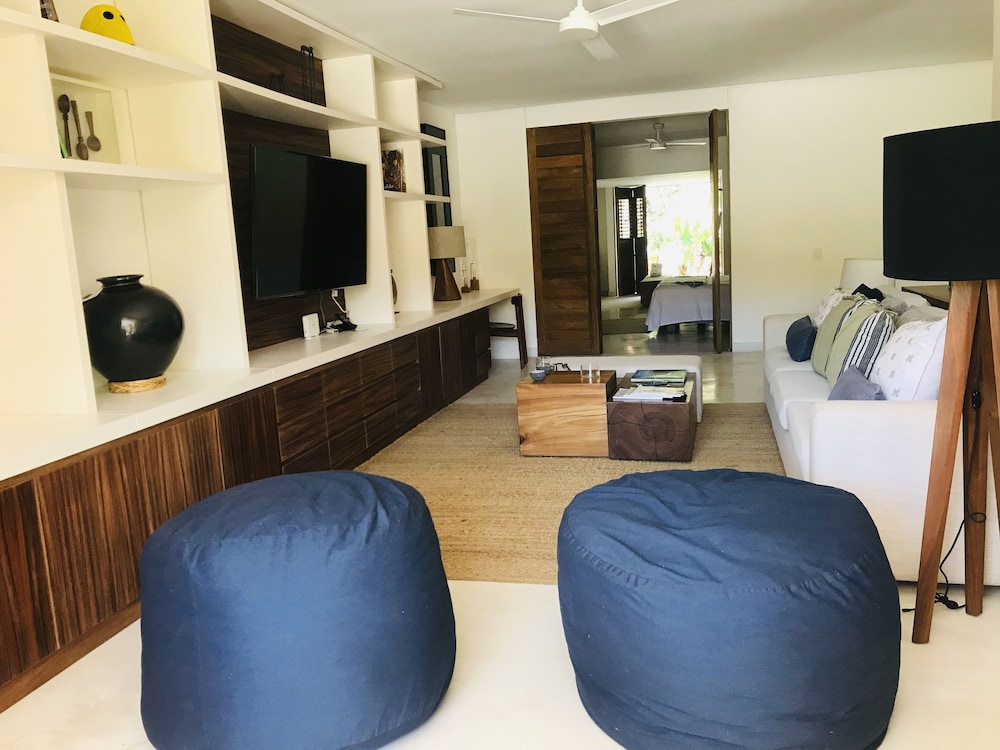 El Careyes Club & Residences