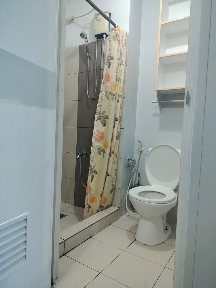 Luxurious City Lights View Condo for Rent in Quezon City