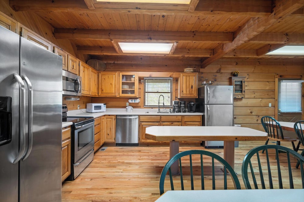 Country Pines Lodge