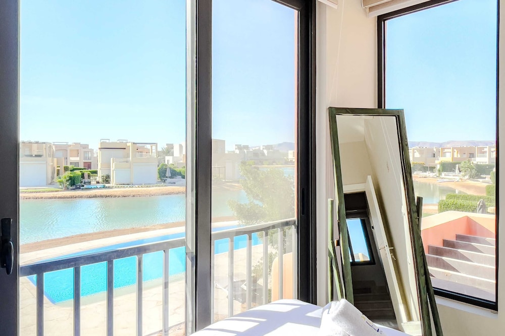 Astounding 3bdr Villa @ Tawila Pool Front
