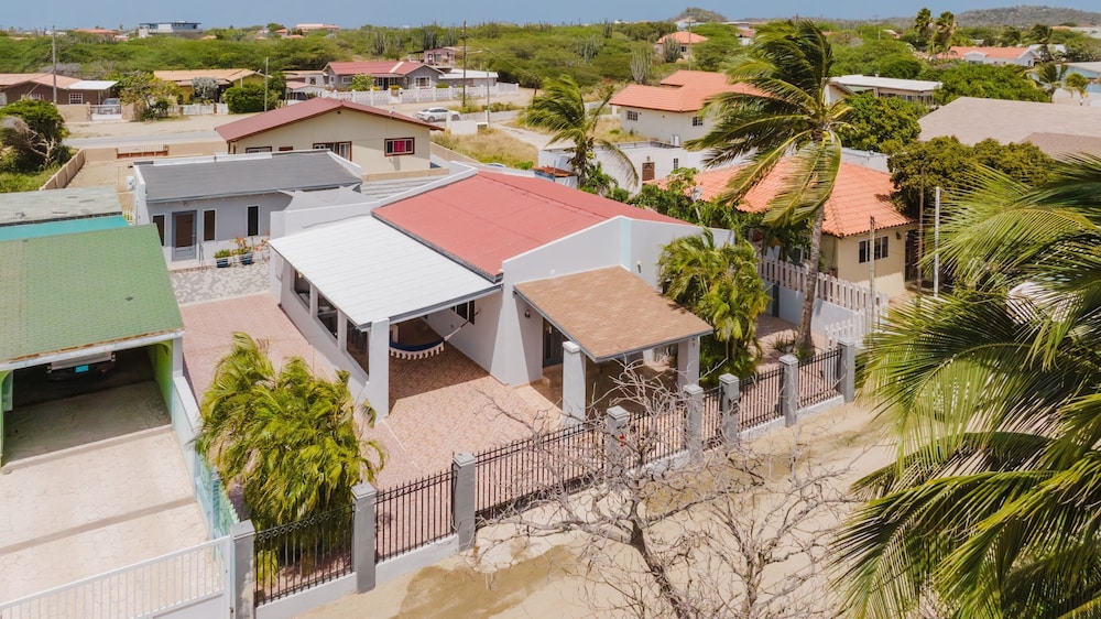 New Listing - Noord Villa With Private Pool