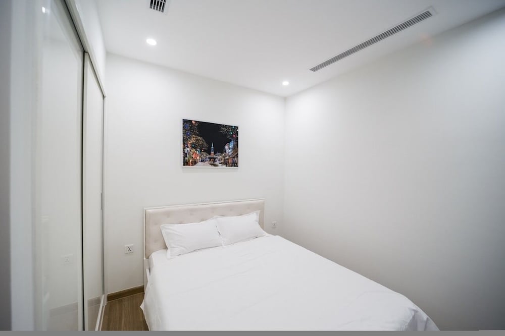 Bom Homes - Vinhomes Skylake Serviced Apartment