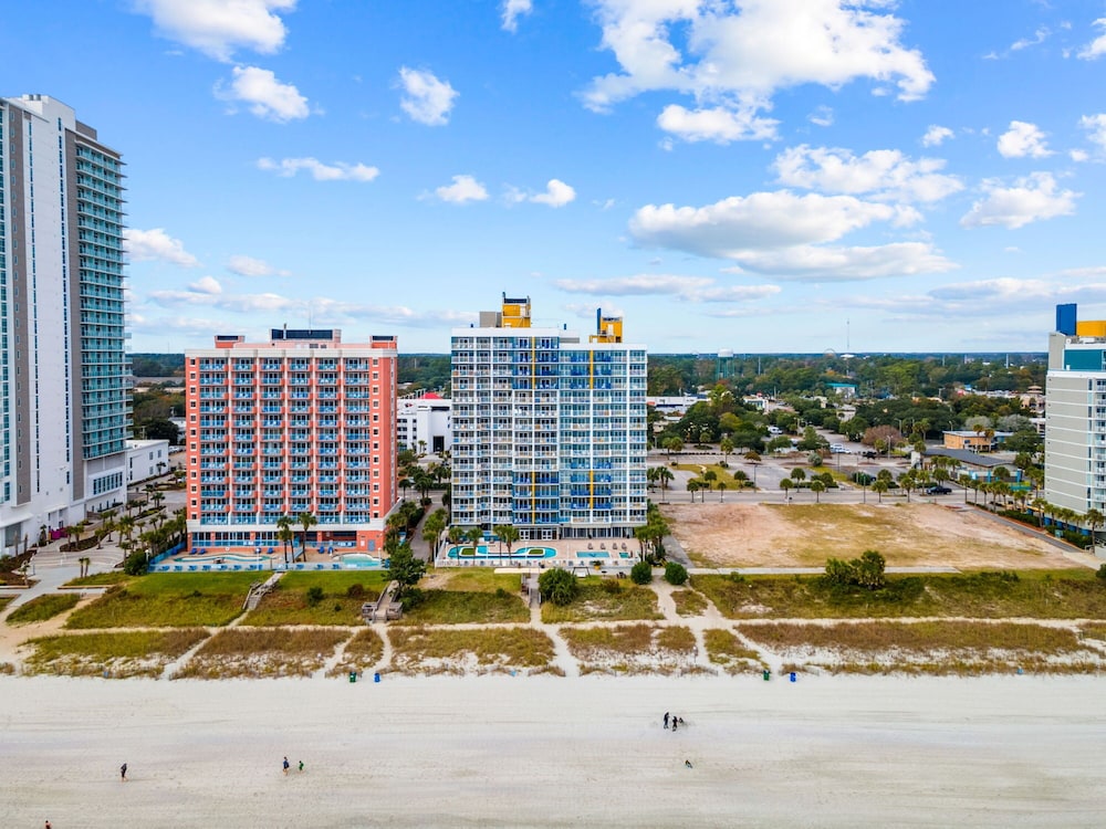 Hosteeva | 2-BR Oceanfront Views w Pool | Atlantica Towers Condo view 5