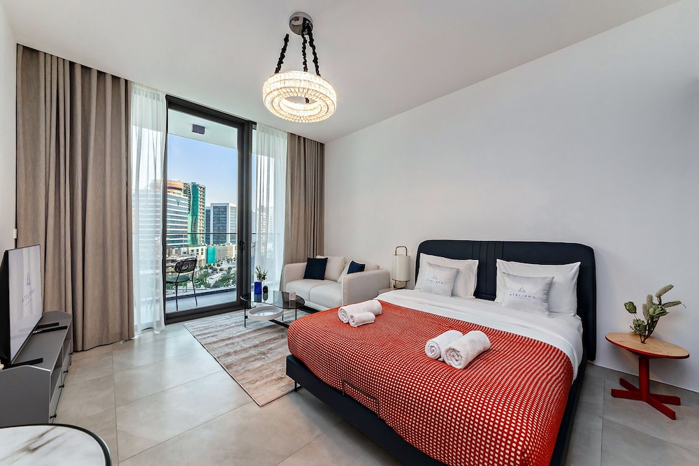 Modern Studio at Paragon