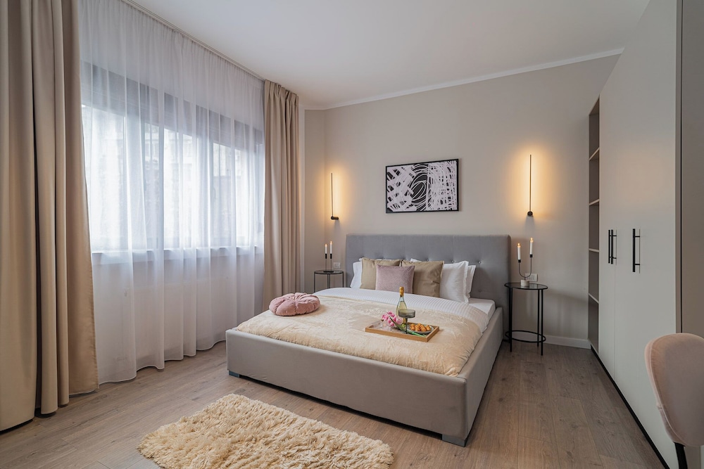 Contemporary 3-Bedroom Lofts - Modern Touches Meet Classic Elegance by Calea Victoriei