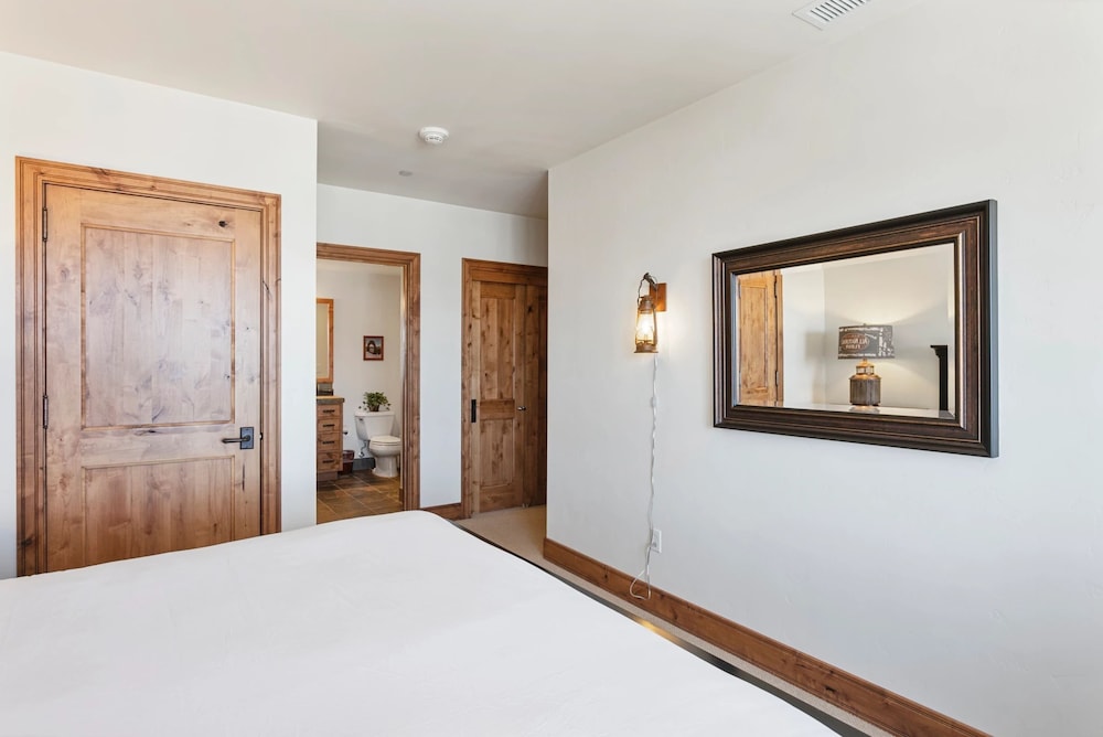 Shooting Star Lodge at Deer Valley Resort - Three Bedroom Residence #205 3 Condo