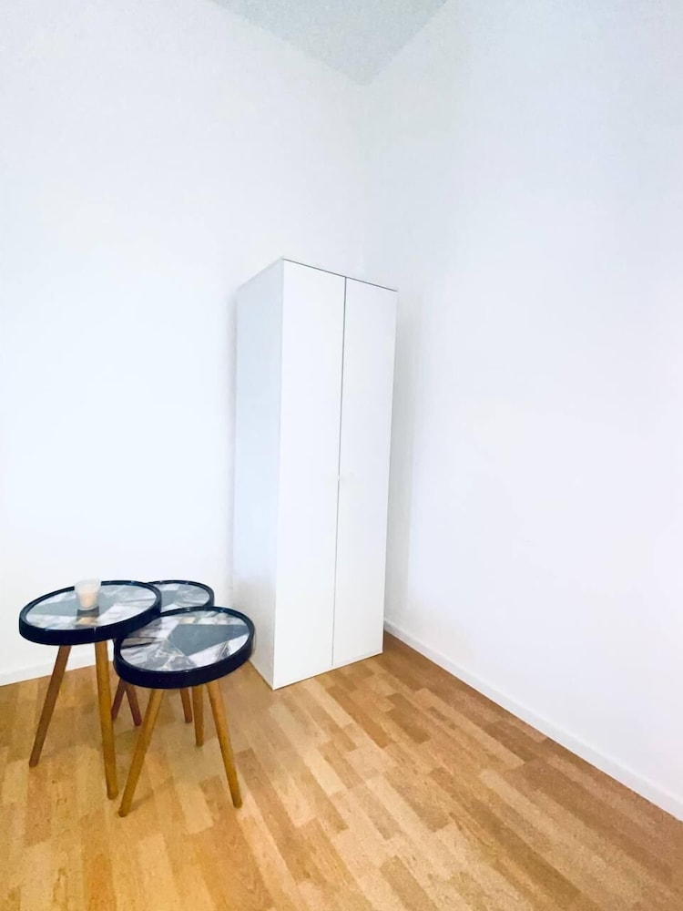 Spacious 4 BR Apt Perfect for Groups