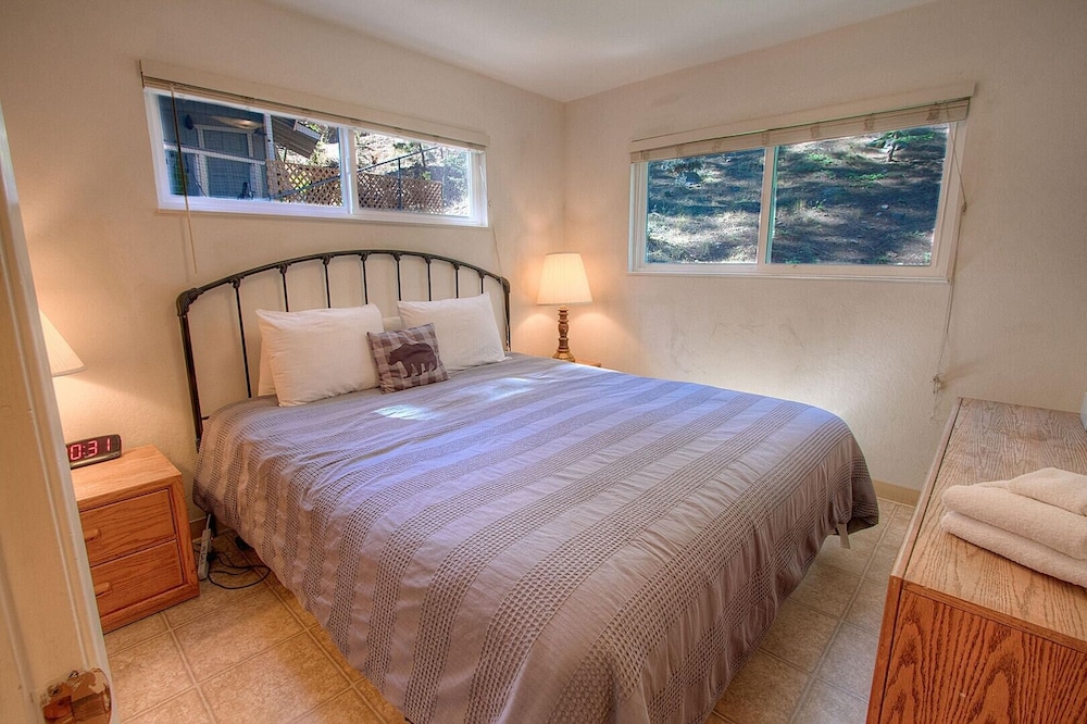 Foothill Folly 4 Bedroom Home by RedAwning view 2