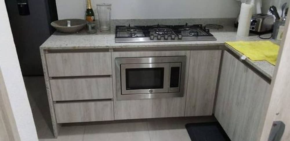 Beautiful Apartment With Pool, gym and Beach Just 80 Meters Walk, Fully Equipped