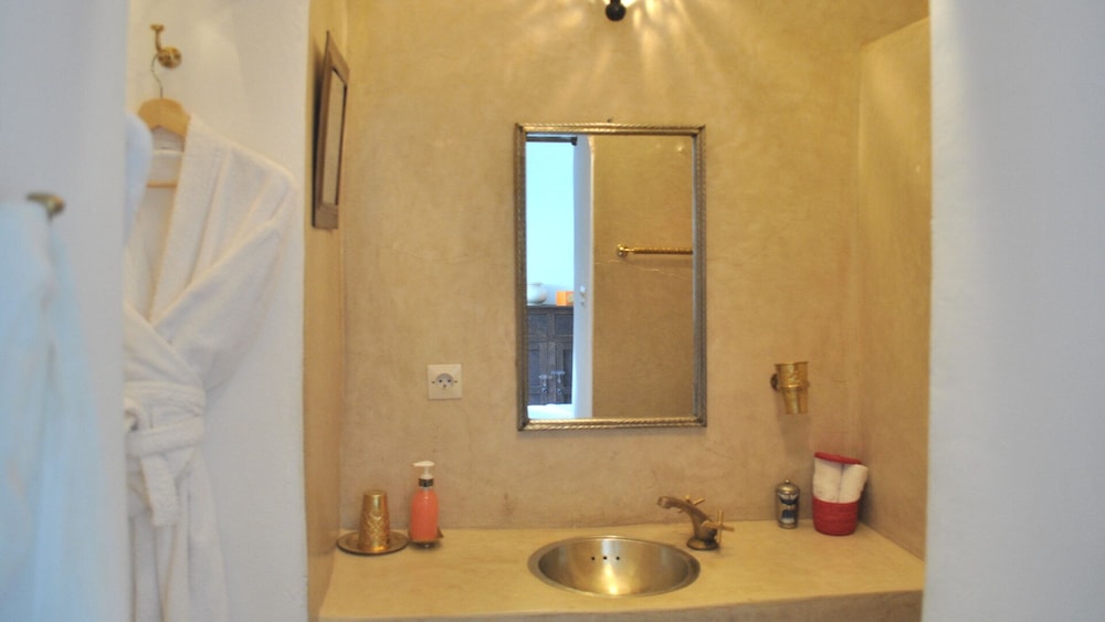 Riad Essaada