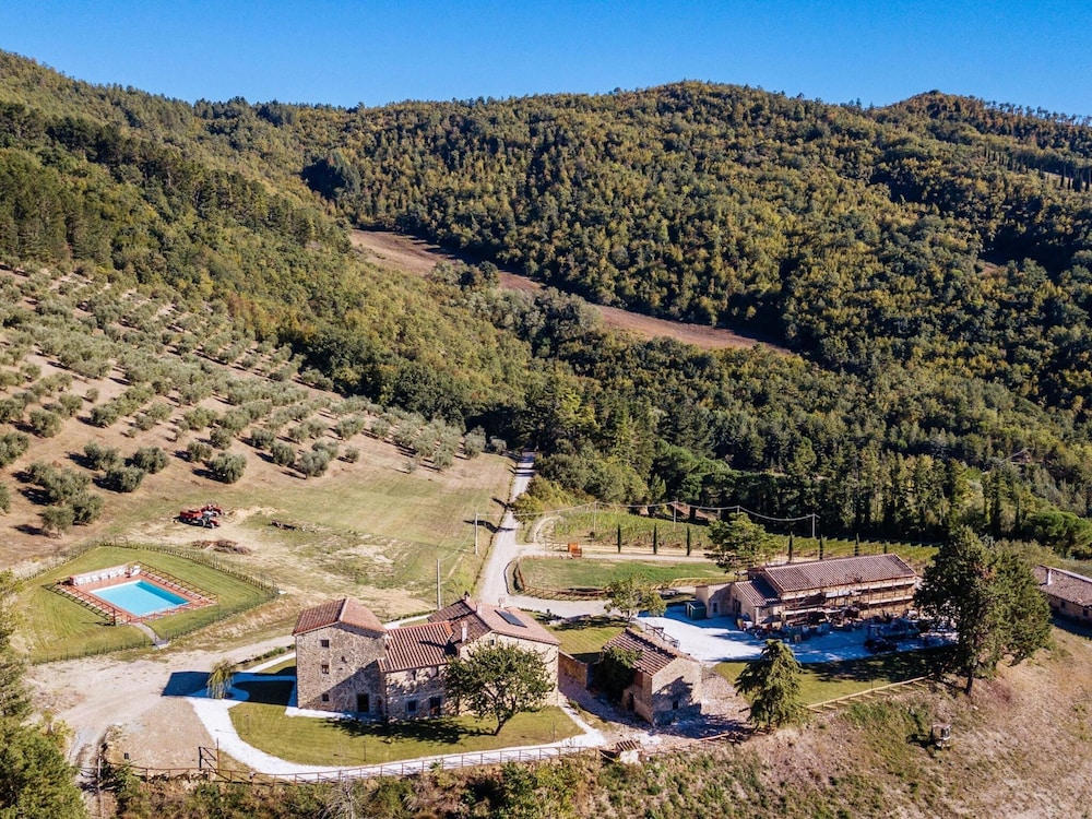 Belvilla by OYO Borgo Macereto view 5