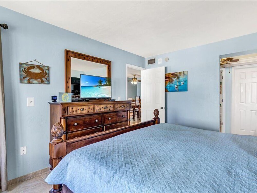 Riviera Club 204 by Distinctive Beach Rentals