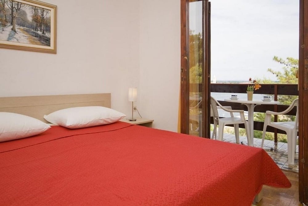 Ljilja - 10m From the sea With Parking - A4