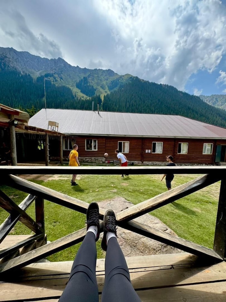 Arashan Hotel