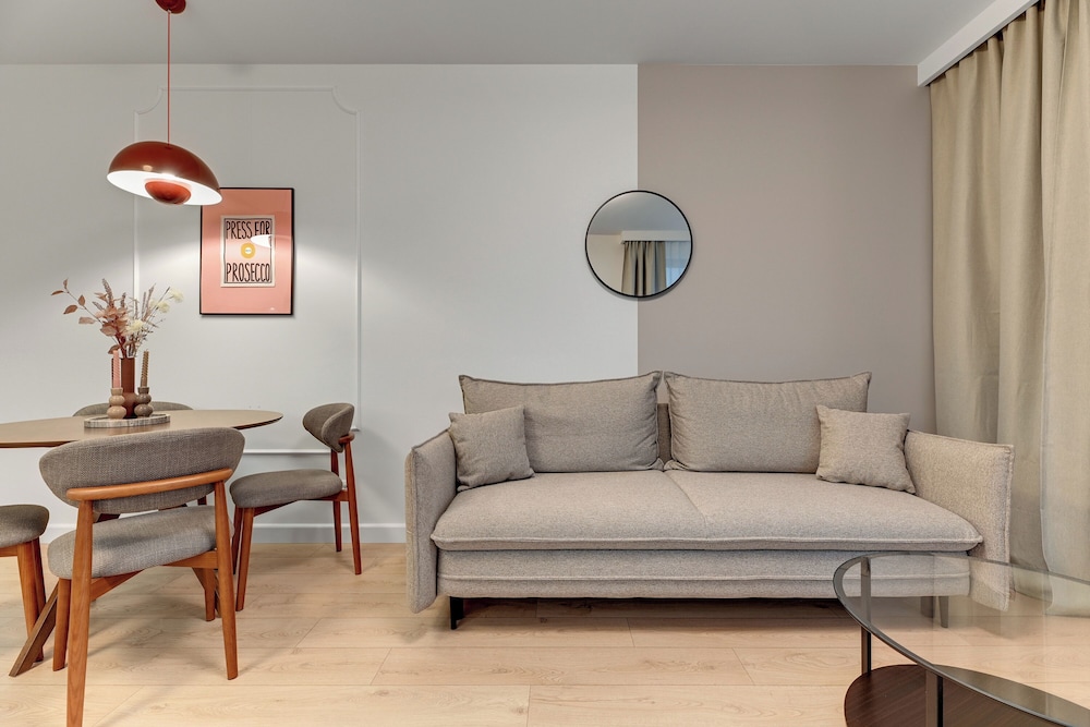 Doki Living - Foodhall & Parking by Downtown Apartments
