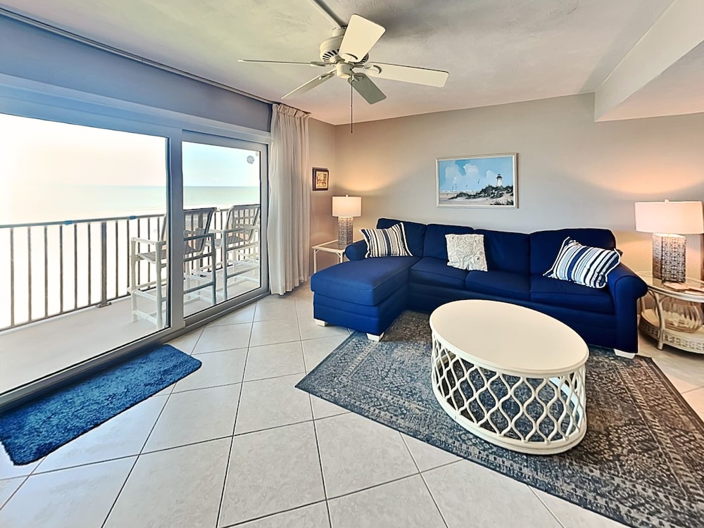 Barry Palm 202 by Distinctive Beach Rentals