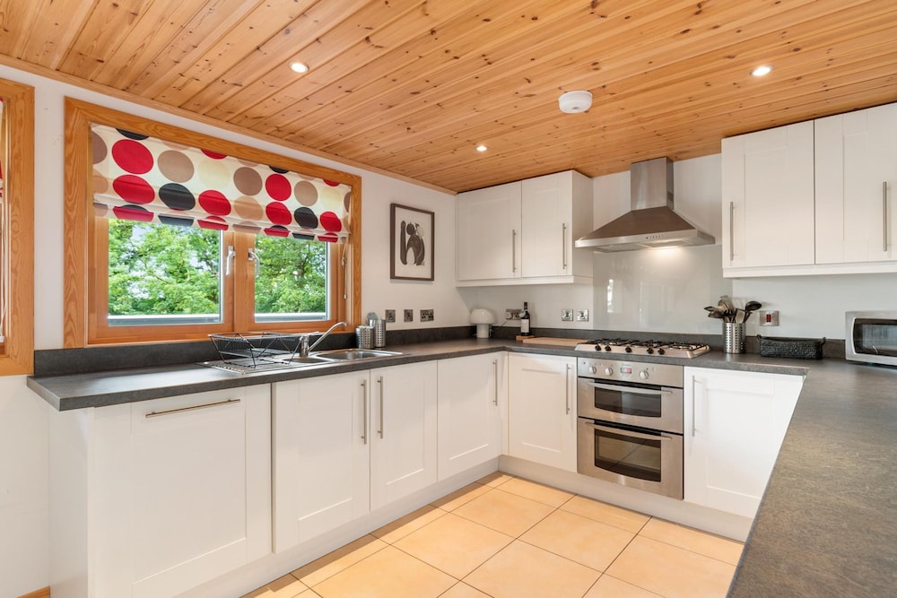 Lodge 5 Longbury - Luxury Lodge Woodland Views Restaurant and Spa Facilites