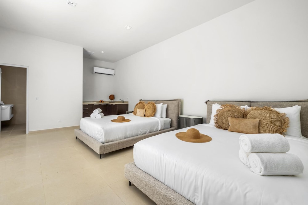 4 4 5 Rooftoppoolpingponggazebonear Ritz Beach