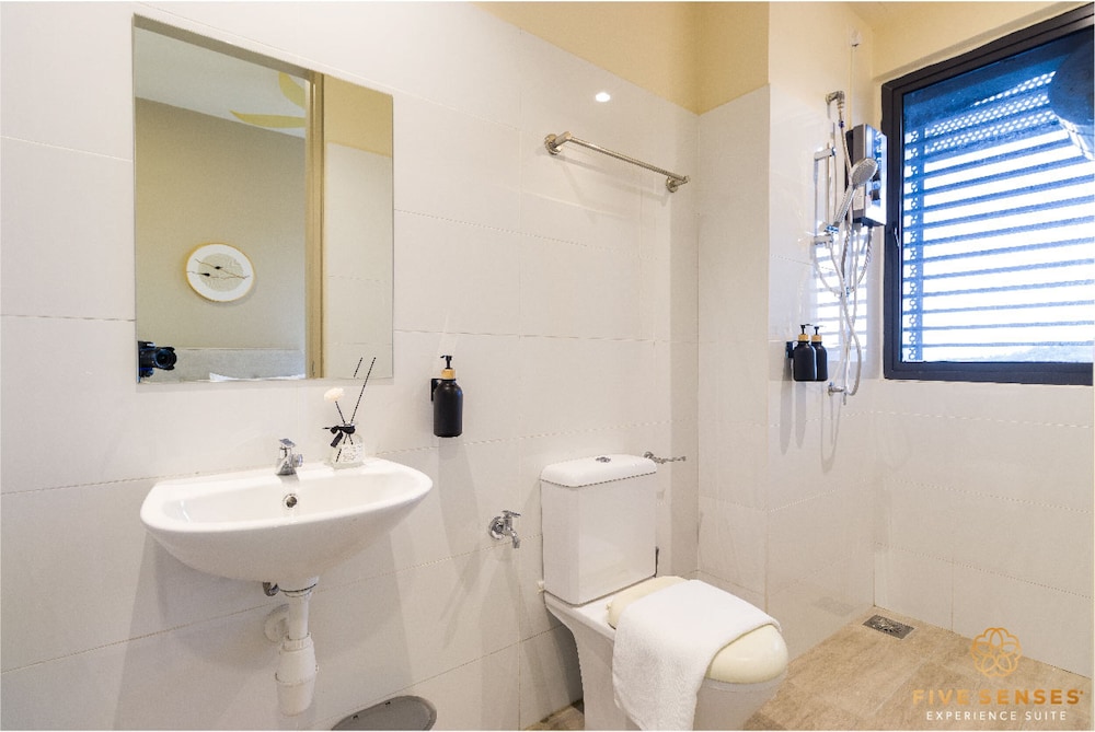 KIP Core Soho Suite by Five Senses