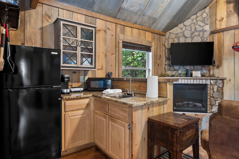 Antlers Point - Cabin for 4