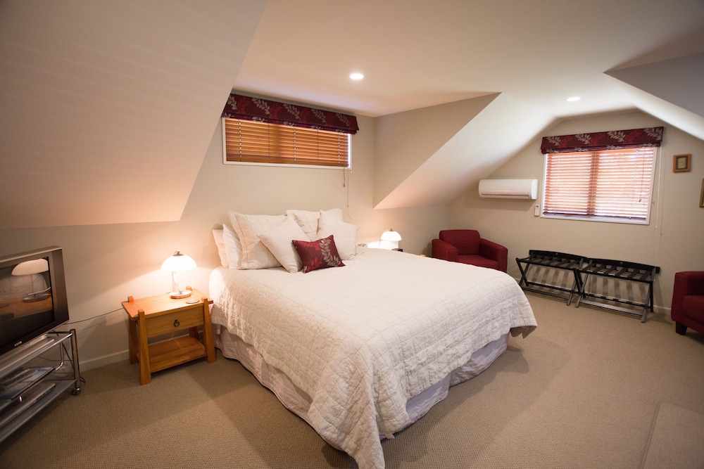 Websters on Wanaka Lodge