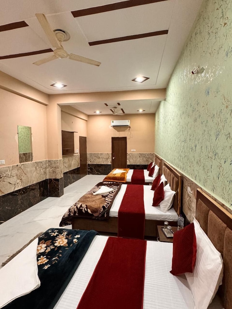 Hotel Raghav Dham