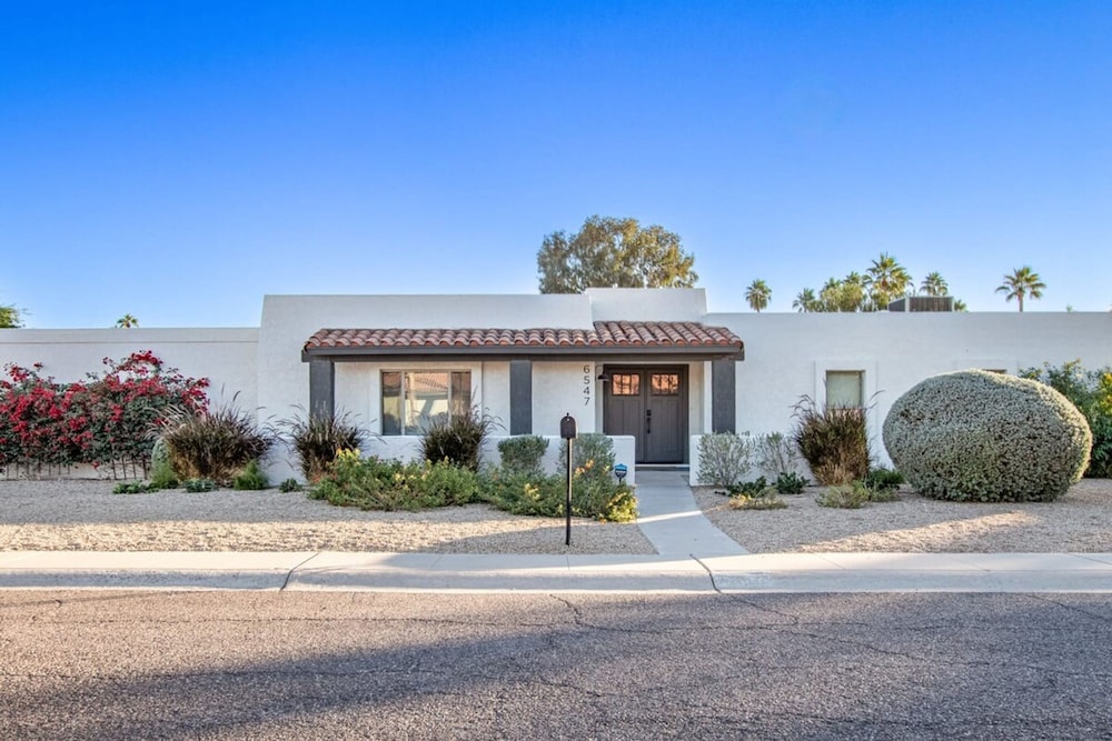 Citrus Grove Heated Pool Putt Grn Gameroom