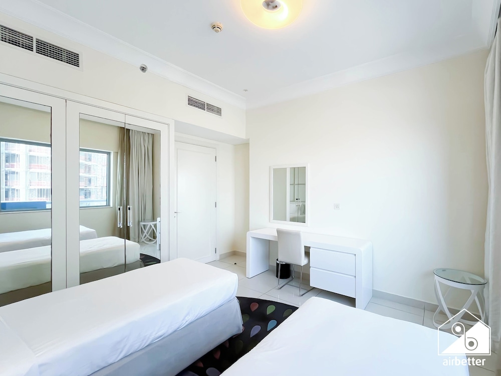 Elegant 2-bed Retreat Stunning Downtown Views