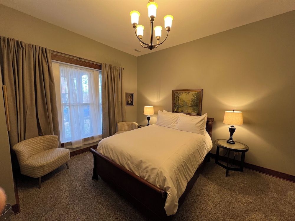 Charleston House Bed & Breakfast Inn