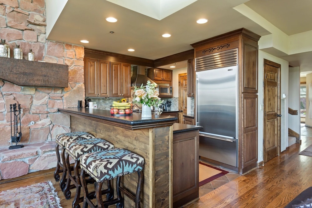 Stag Lodge at Deer Valley Resort - Three Bedroom Residence with Spa #13 3 Condo