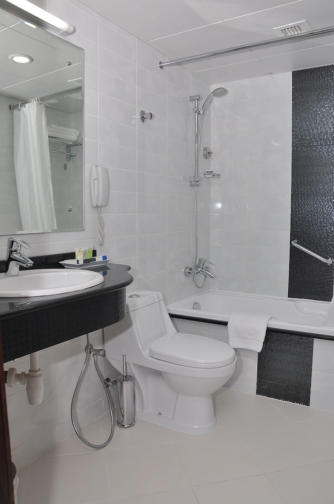 Abu Dhabi Vacations - Phoenix Plaza Hotel Apartments - Property Image 13