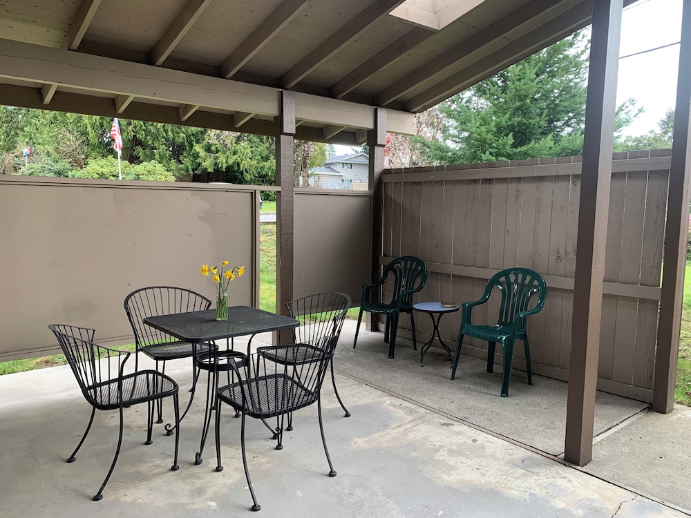Central Bellevue Retreat